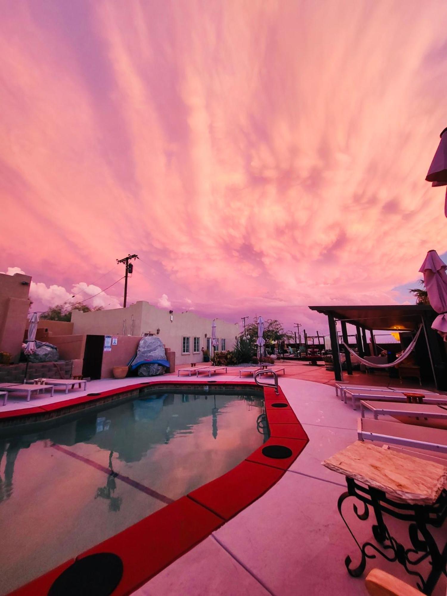 沙漠温泉 Mi Kasa Hot Springs 420,Adults Only, Clothing Optional酒店 外观 照片